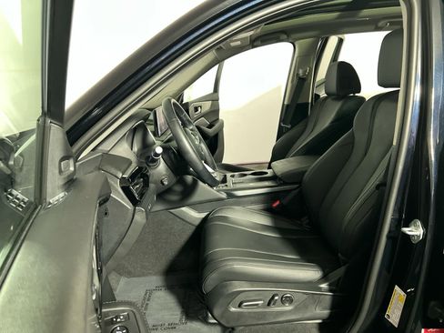 Used 2025 Acura MDX SH-AWD image 19