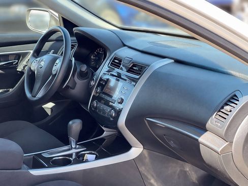 Used 2014 Nissan Altima 3.5 S FWD image 16
