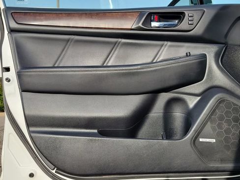 Used 2018 Subaru Outback 2.5i Limited AWD/4WD image 10