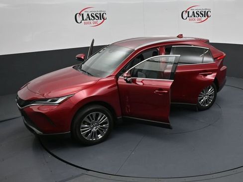 Used 2023 Toyota Venza Limited image 18