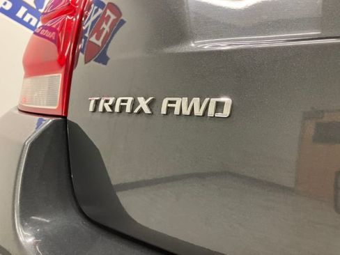 Used 2018 Chevrolet Trax LT w/ LT Convenience Package AWD/4WD image 12