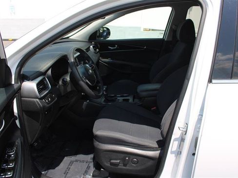Used 2019 Kia Sorento FWD V6 image 10