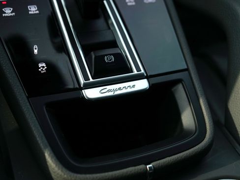 Used 2020 Porsche Cayenne S AWD/4WD image 27