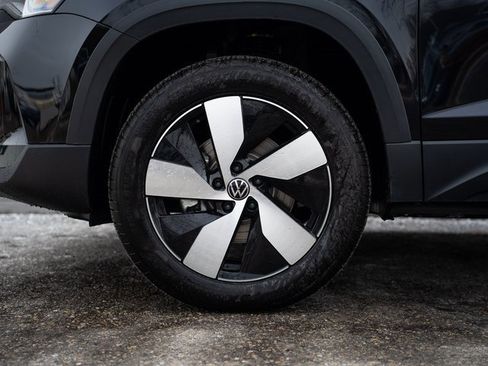New 2026 Volkswagen Taos S image 7