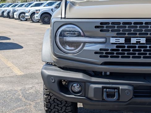 New 2025 Ford Bronco Badlands image 10