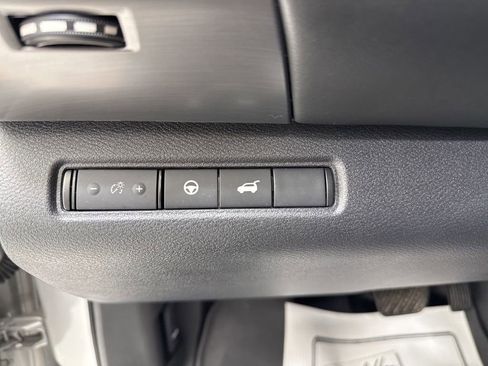 Used 2023 Nissan Pathfinder SL image 23