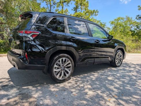 Used 2025 Subaru Forester Touring image 9