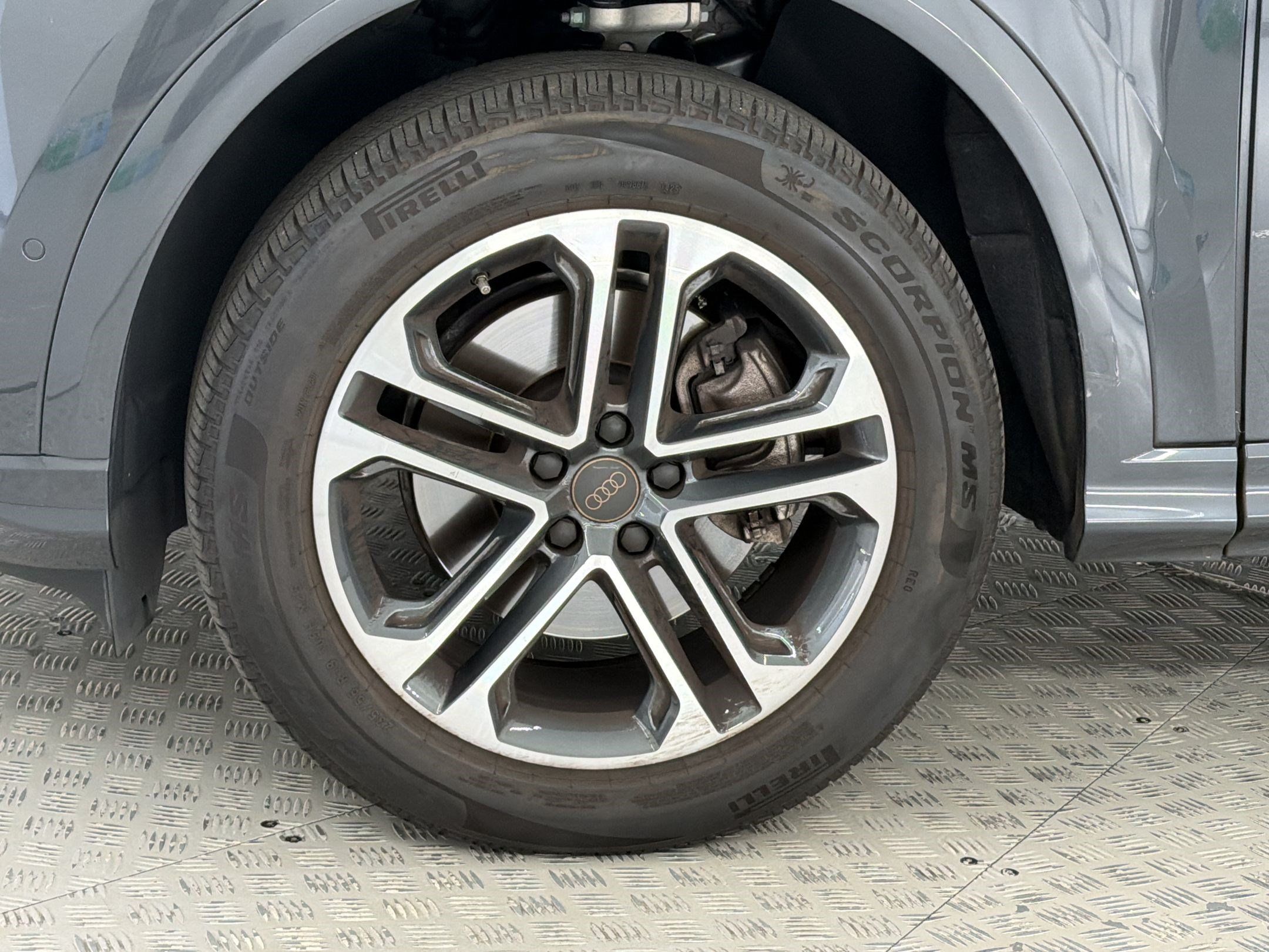Certified 2025 Audi Q5 Premium w/ Convenience Package AWD/4WD image 13