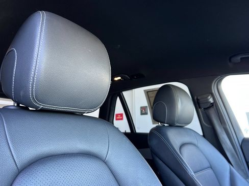 Used 2019 Mercedes-Benz GLC 300 4MATIC image 18