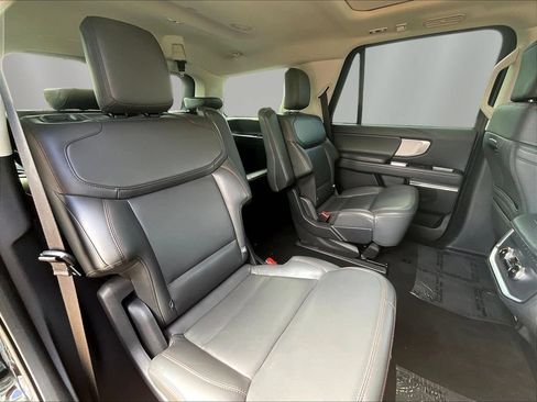 Used 2025 Ford Expedition Active AWD/4WD image 24