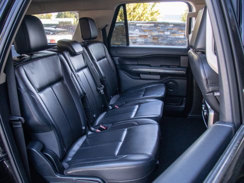 Used 2024 Ford Expedition Max XLT image 23