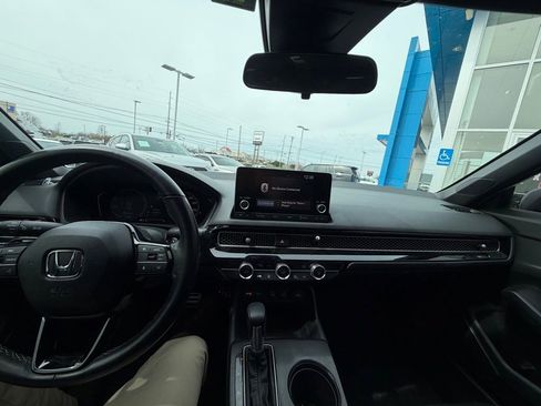 Used 2025 Honda Civic Sport image 10