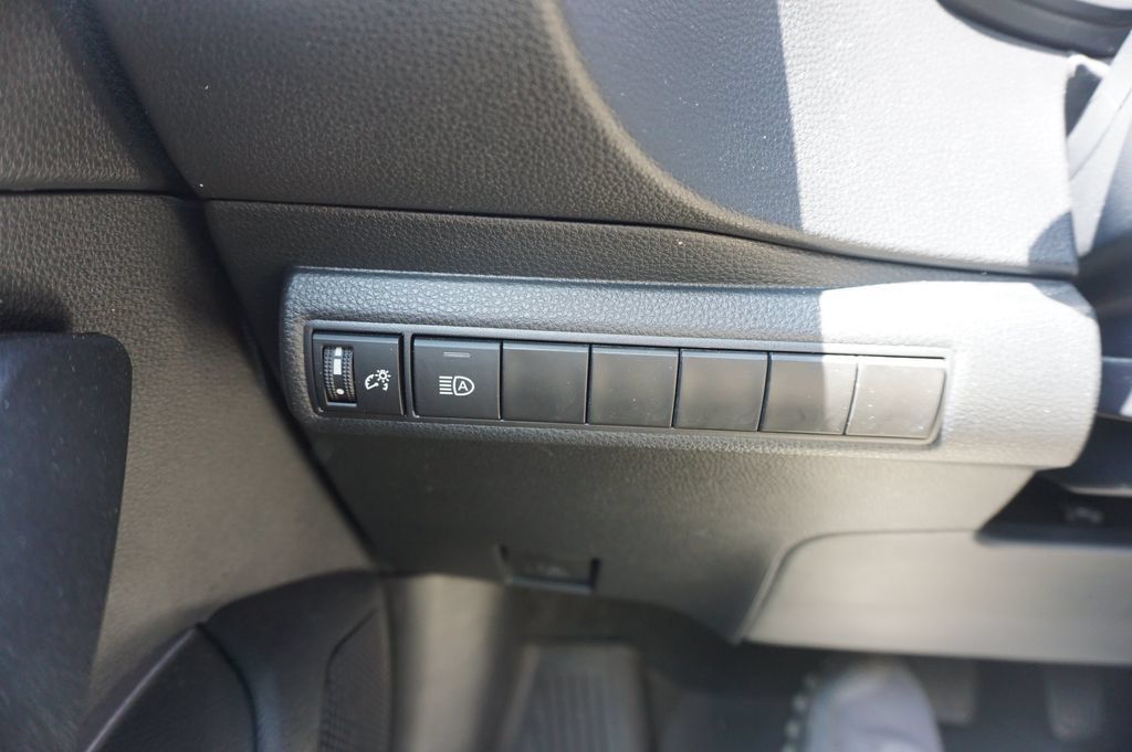 Used 2023 Toyota Corolla LE FWD image 5