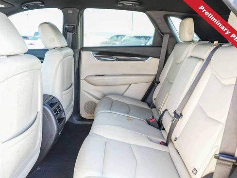 Used 2019 Cadillac XT5 FWD image 12