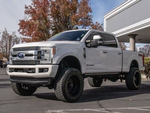 Used 2019 Ford F350 Limited image 3