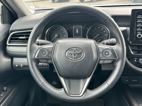 Used 2024 Toyota Camry SE image 19