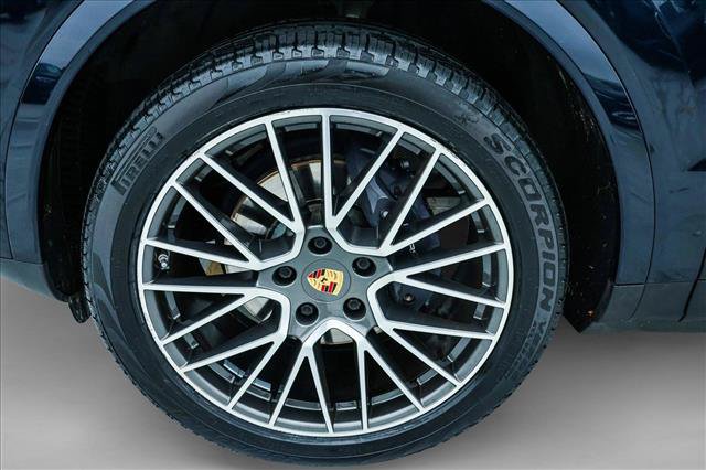 Used 2020 Porsche Cayenne AWD/4WD image 9