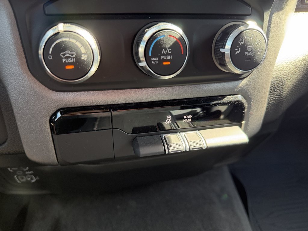 Used 2021 RAM 1500 Big Horn RWD image 30