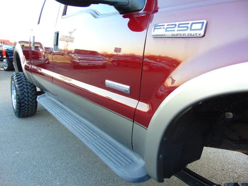 Used 2005 Ford F250 Lariat image 70