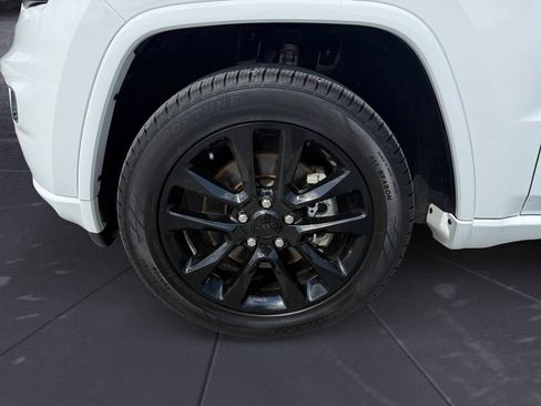 Used 2022 Jeep Grand Cherokee Laredo X AWD/4WD image 14