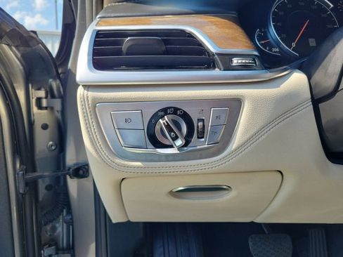 Used 2016 BMW 750i xDrive AWD/4WD image 19