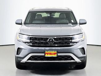 Used 2023 Volkswagen Atlas Cross Sport SE w/ Black Wheel Package video 2