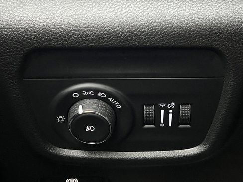 Used 2022 Jeep Grand Cherokee L Limited image 19