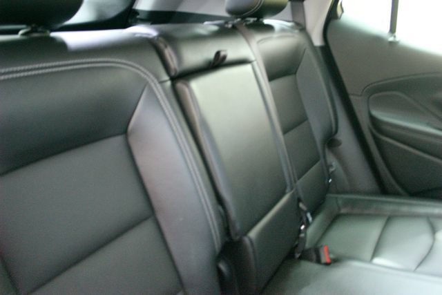 Used 2023 GMC Terrain SLT w/ Infotainment Package II AWD/4WD image 14