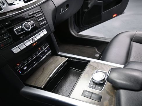 Used 2014 Mercedes-Benz E 350 Sedan image 17