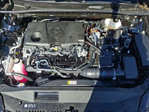 Used 2025 Toyota Camry SE FWD image 30
