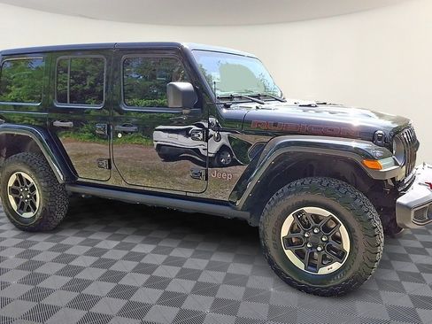 Used 2022 Jeep Wrangler Unlimited Rubicon w/ LED Lighting Group AWD/4WD image 2