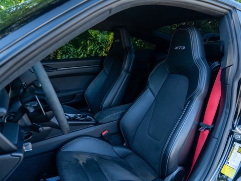 Certified 2023 Porsche 911 GT3 RWD image 5