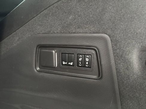 Used 2022 Cadillac Escalade Sport Platinum AWD/4WD image 16