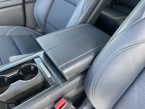 Used 2025 Lincoln Nautilus Reserve AWD/4WD image 21