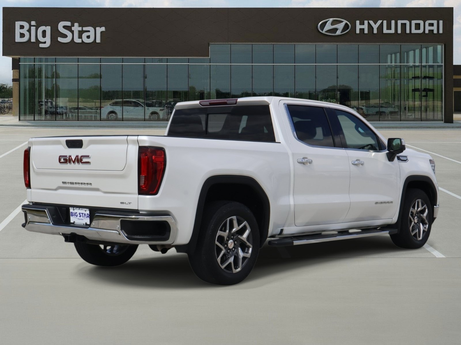 Used 2022 GMC Sierra 1500 SLT RWD image 4