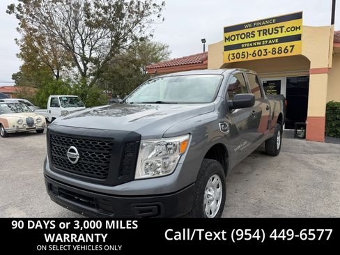 Used 2017 Nissan Titan S image 1