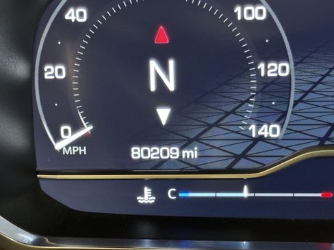 Used 2023 GMC Yukon SLT image 18