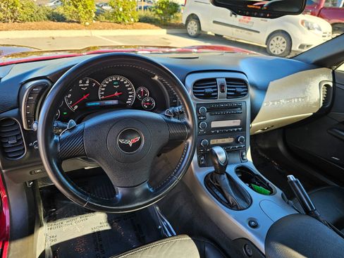 Used 2006 Chevrolet Corvette Convertible w/ Preferred Equipment Group image 18