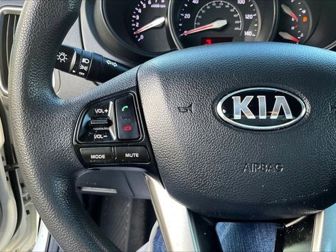 Used 2016 Kia Rio LX image 11