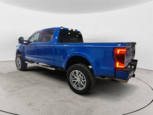 Used 2021 Ford F350 Lariat image 3