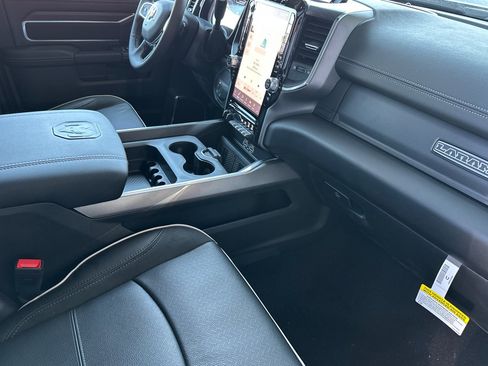 New 2026 RAM 2500 Laramie AWD/4WD image 14