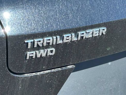 Used 2023 Chevrolet TrailBlazer LT w/ Convenience Package AWD/4WD image 6