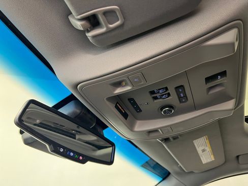 Used 2020 GMC Yukon XL Denali w/ Denali Ultimate Package image 18