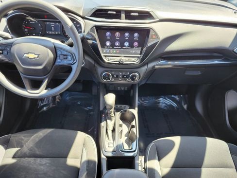 Used 2023 Chevrolet TrailBlazer LT w/ Convenience Package AWD/4WD image 12