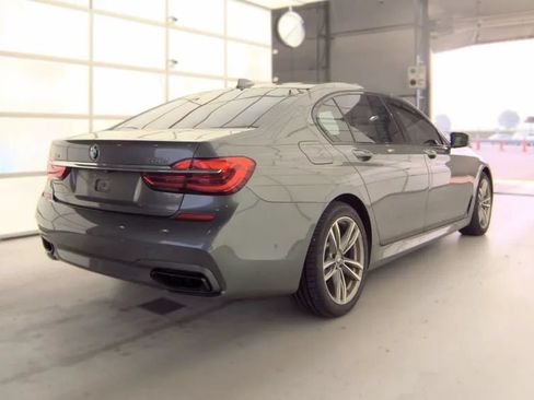 Used 2018 BMW 750i xDrive AWD/4WD image 2