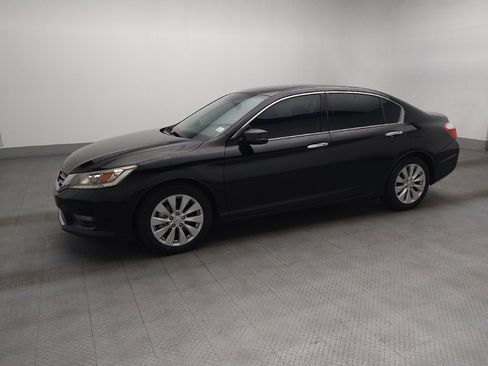 Used 2015 Honda Accord Touring image 2