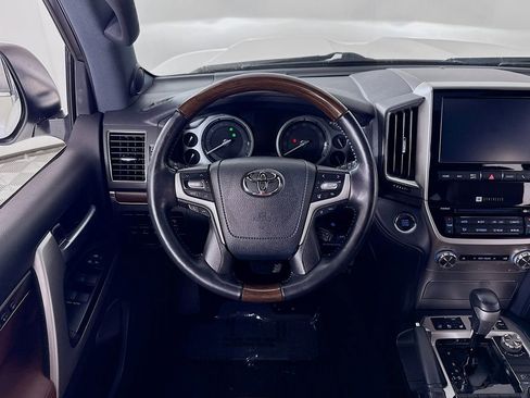 Certified 2020 Toyota Land Cruiser Base image 22