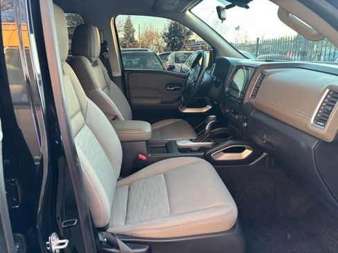 Used 2023 Nissan Frontier SV w/ SV Convenience Package image 11