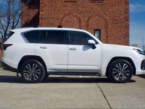 Used 2023 Lexus LX 600 4WD w/ Interior Upgrade Package image 4