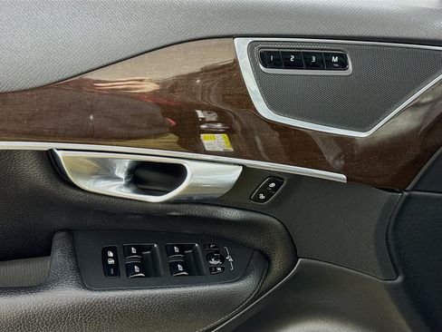 Used 2019 Volvo XC90 T6 Momentum w/ Advanced Package image 20